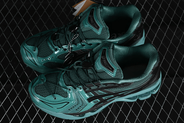 Asics GEL Kayano 14 