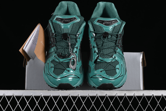Asics GEL Kayano 14 