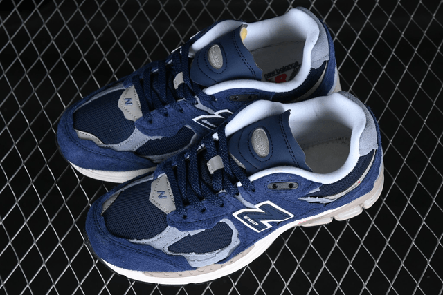 New Balance 2002r 
