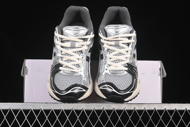 Asics GEL Kayano 14 