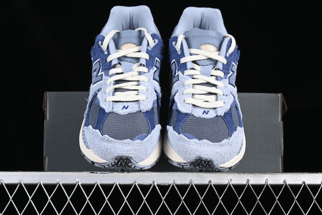 New Balance 2002r