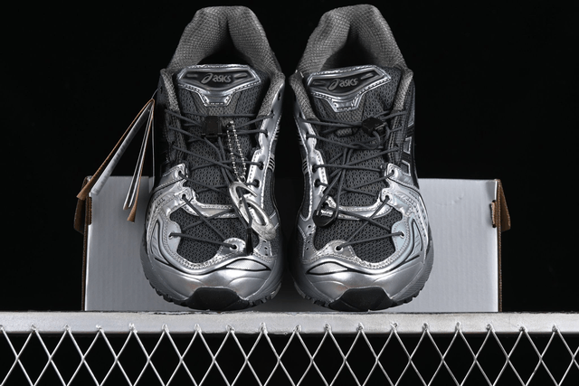 Asics GEL Kayano 14 