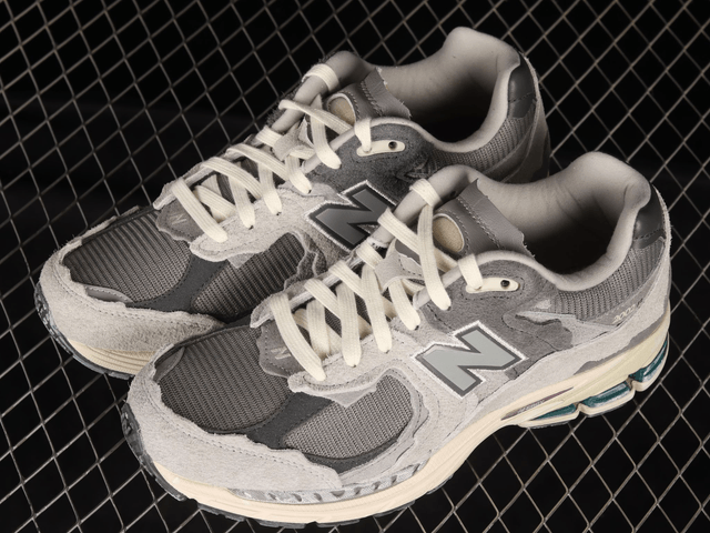 New Balance 2002r 