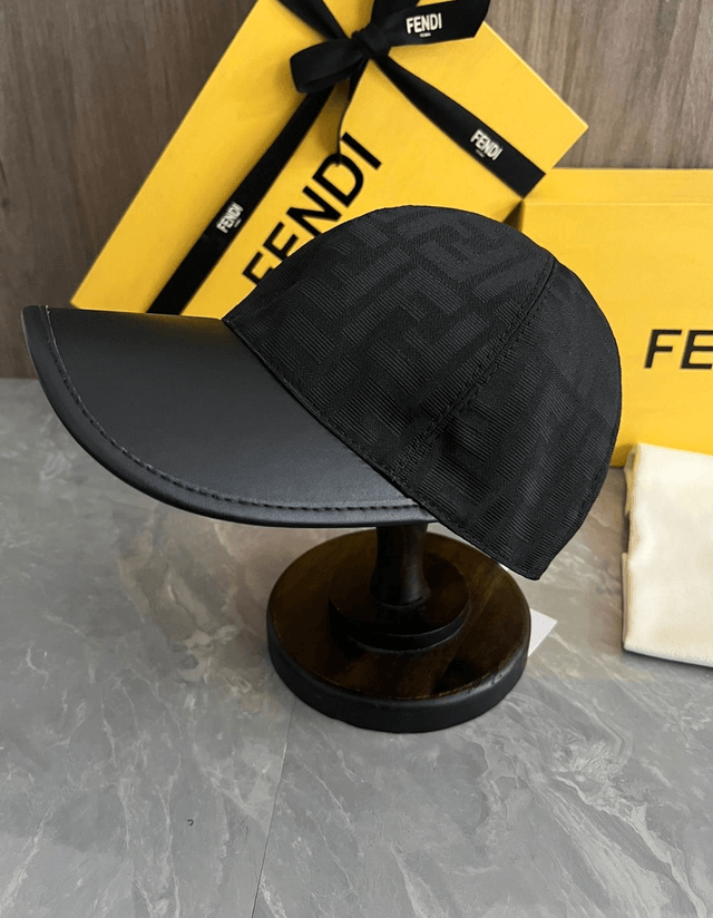 Casquette FENDI 
