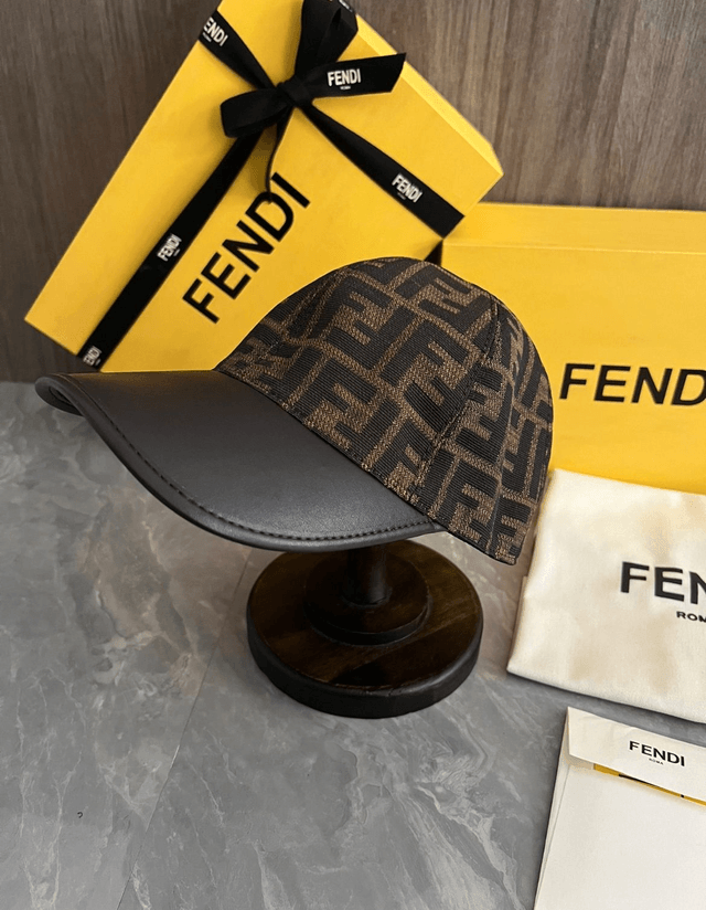 Casquette FENDI 