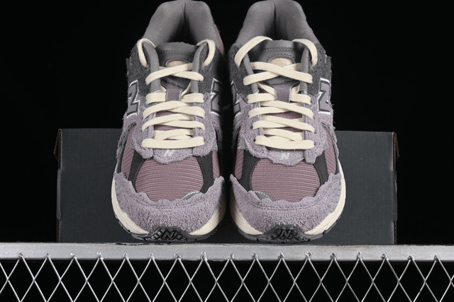 New Balance 2002r 
