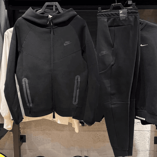 Nike tech 