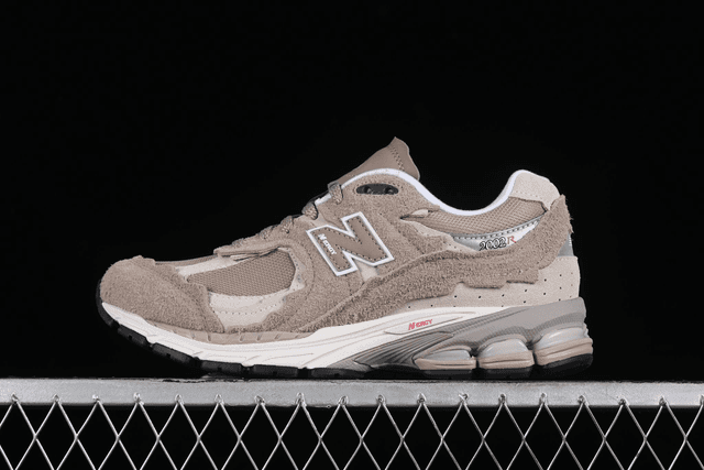 New Balance 2002r 